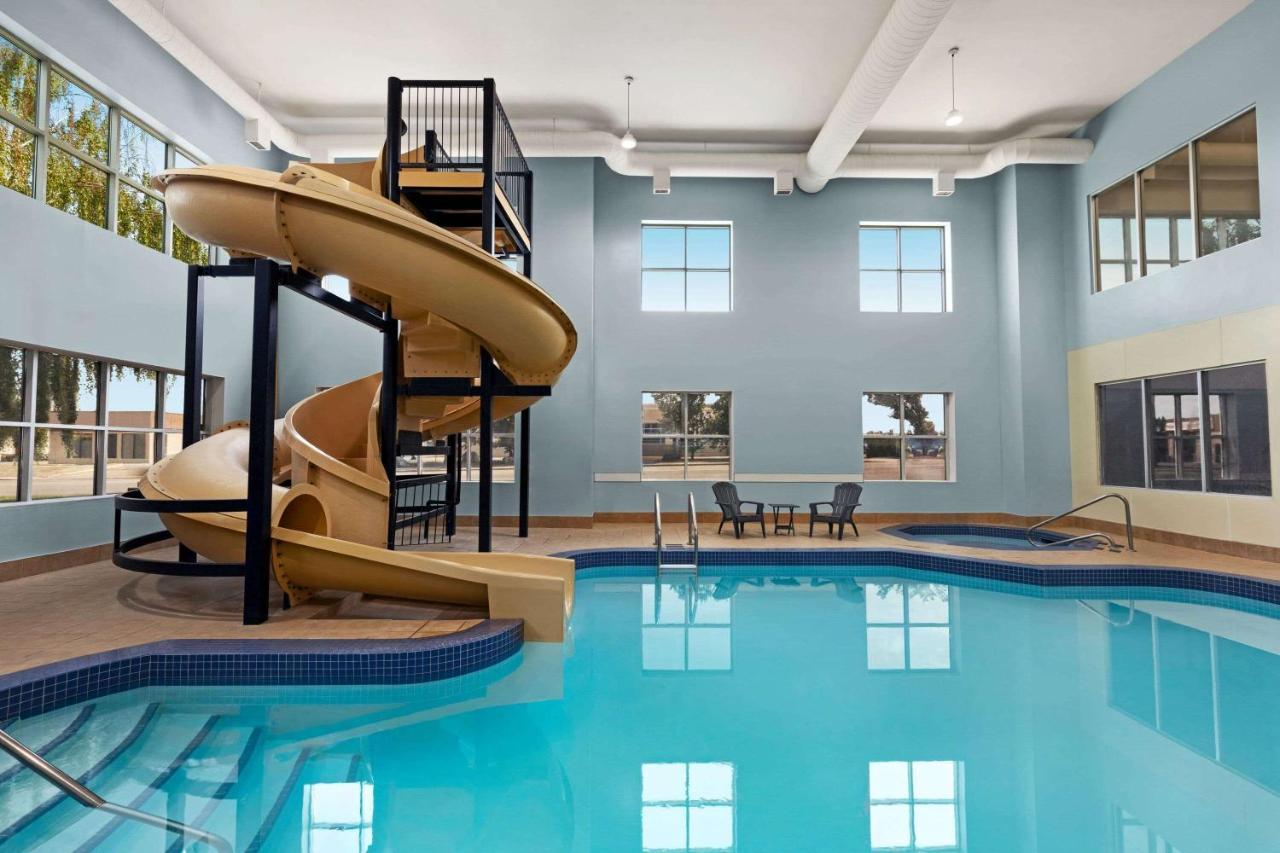 Wingate By Wyndham Lethbridge Hotel Kültér fotó