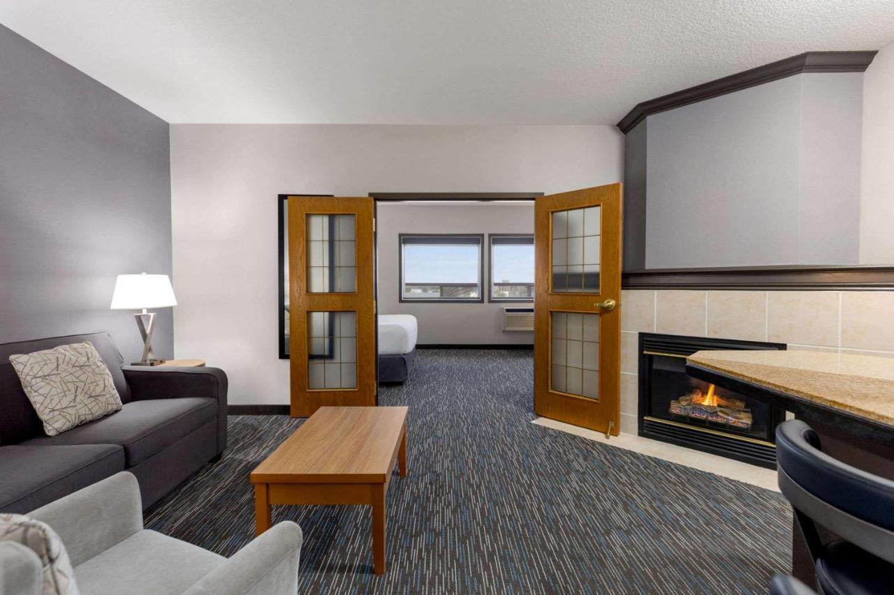 Wingate By Wyndham Lethbridge Hotel Kültér fotó