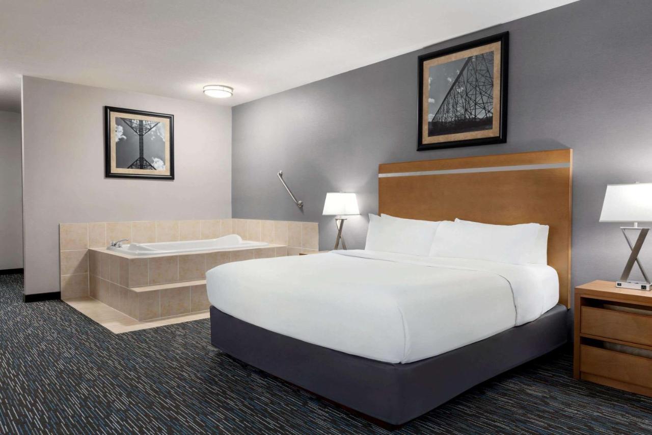 Wingate By Wyndham Lethbridge Hotel Kültér fotó