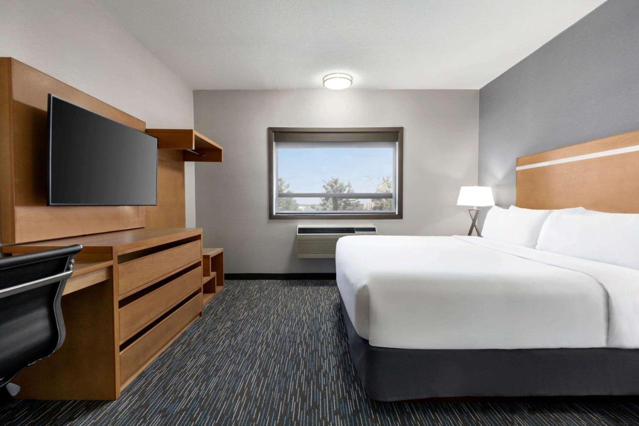 Wingate By Wyndham Lethbridge Hotel Kültér fotó